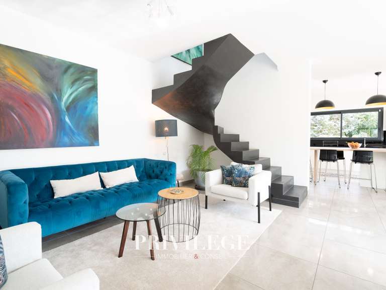 House Sainte-Foy-lès-Lyon - 4 bedrooms - 198m²