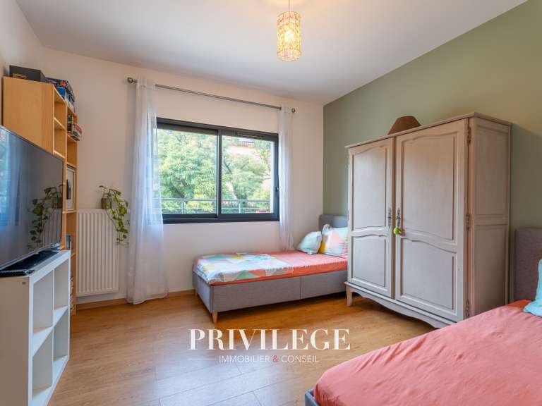 House Sainte-Foy-lès-Lyon - 4 bedrooms - 198m²