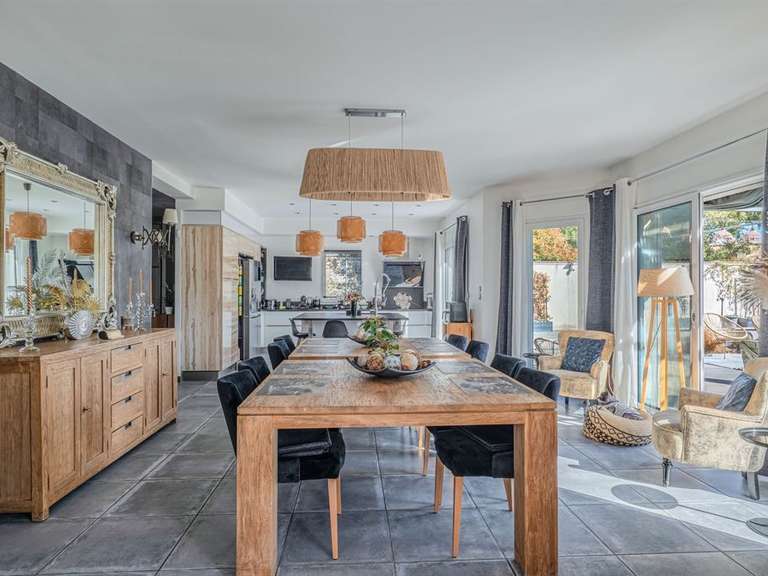 Maison Sainte-Foy-lès-Lyon - 4 chambres - 190m²
