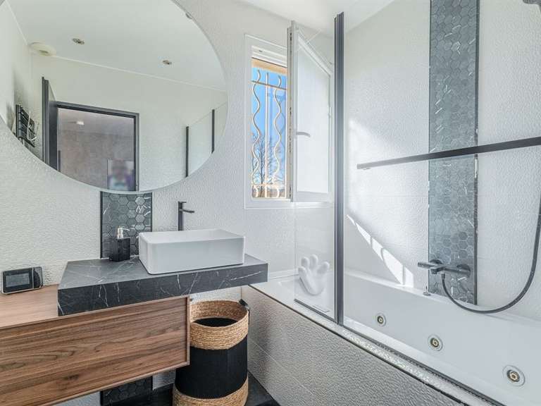 Maison Sainte-Foy-lès-Lyon - 4 chambres - 190m²