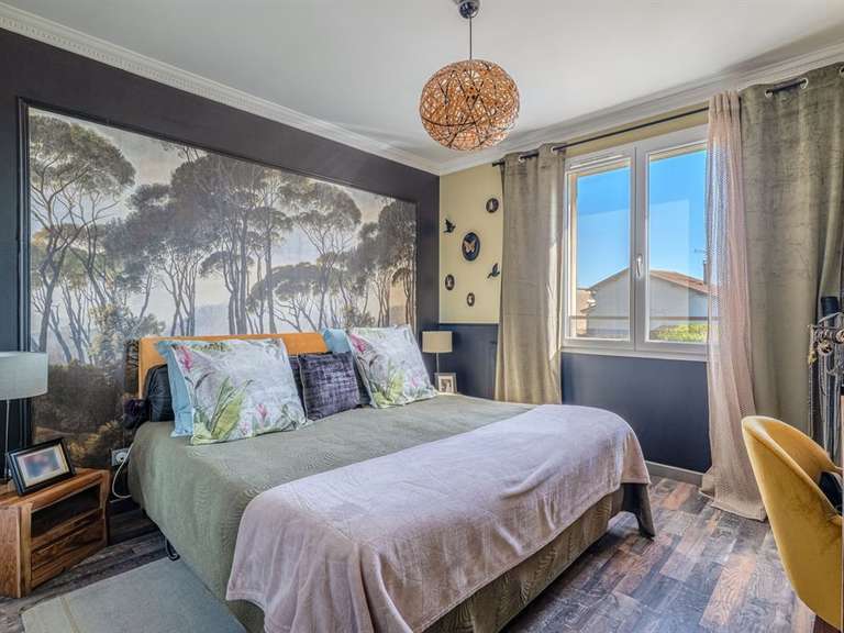 Maison Sainte-Foy-lès-Lyon - 4 chambres - 190m²