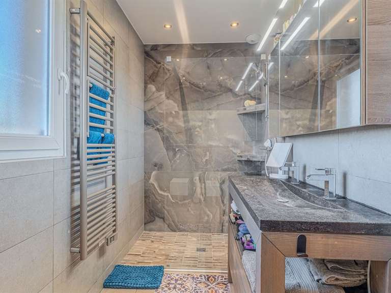 Maison Sainte-Foy-lès-Lyon - 4 chambres - 190m²