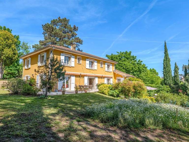 House Sainte-Foy-lès-Lyon - 6 bedrooms - 338m²