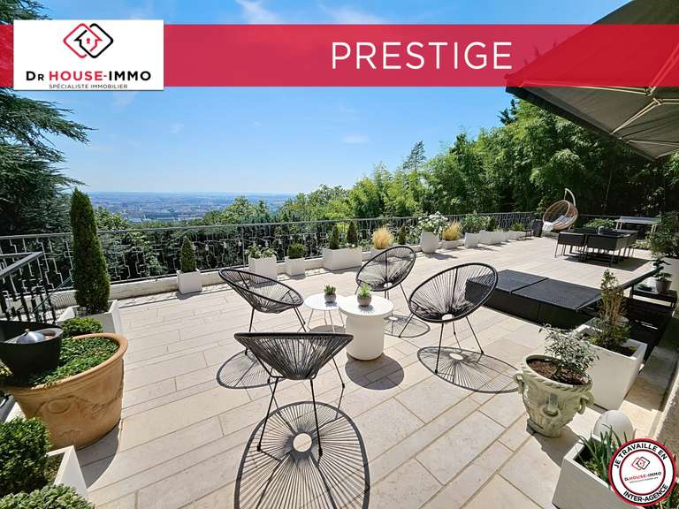 Villa Sainte-Foy-lès-Lyon - 6 bedrooms - 387m²