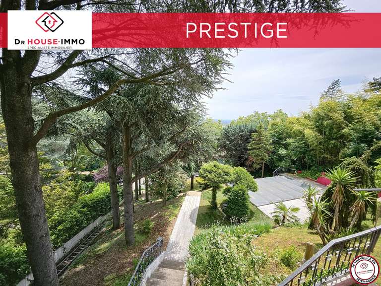 Villa Sainte-Foy-lès-Lyon - 6 bedrooms - 387m²