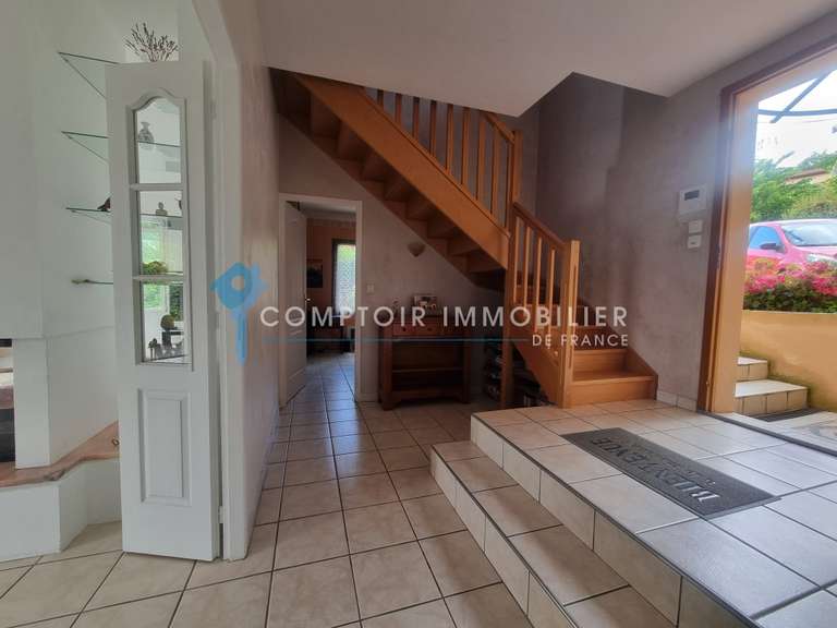 Villa Sainte-Foy-lès-Lyon - 5 chambres - 159m²