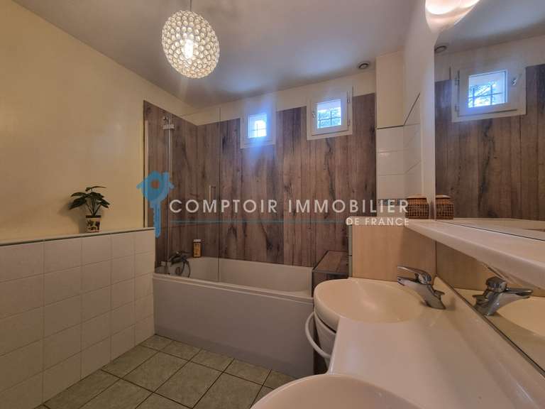 Villa Sainte-Foy-lès-Lyon - 5 chambres - 159m²
