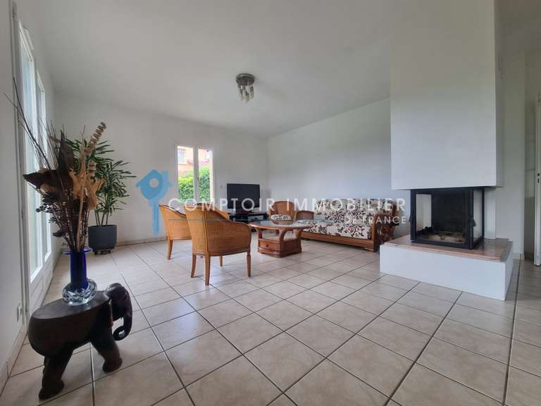 Villa Sainte-Foy-lès-Lyon - 5 chambres - 159m²