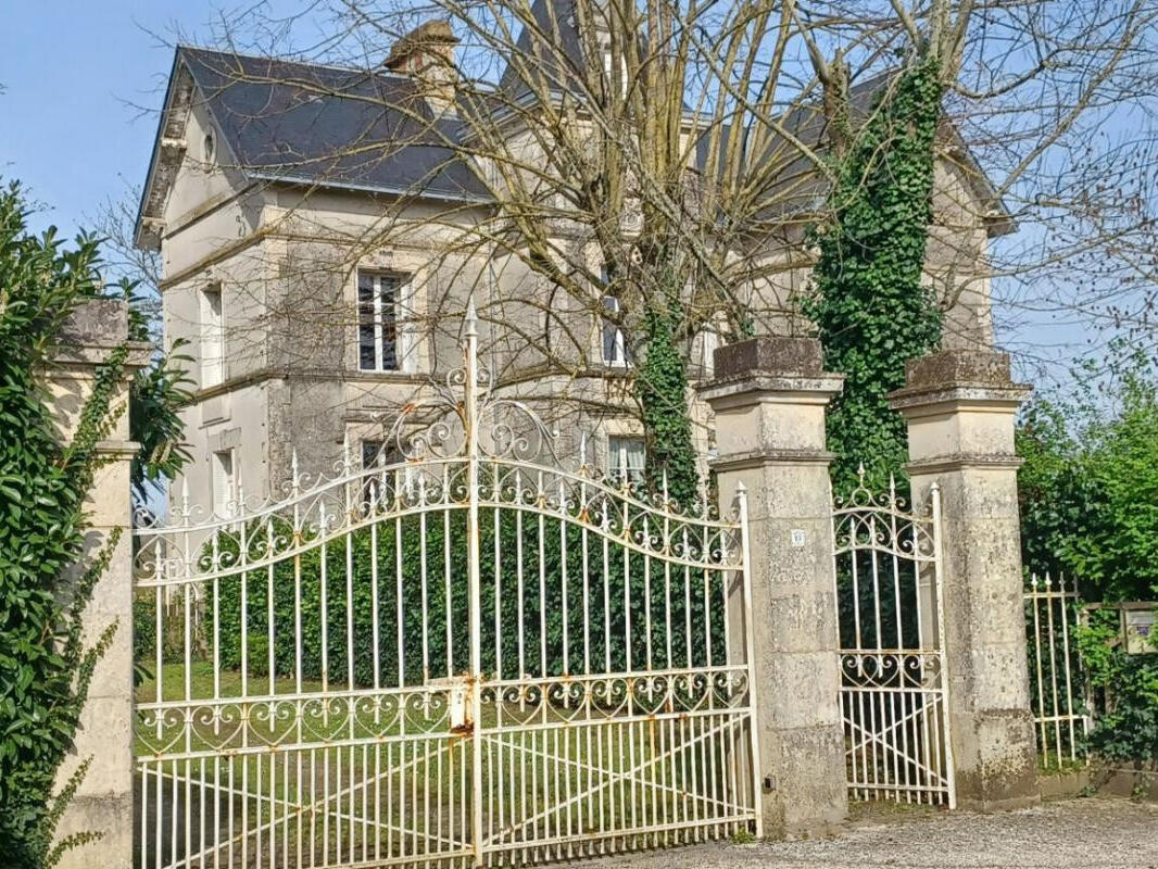 Property Sainte-Gemme-la-Plaine