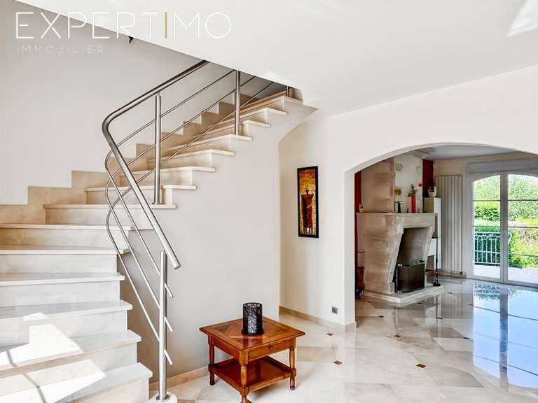 Maison Sainte-Geneviève-des-Bois - 5 chambres - 326m²