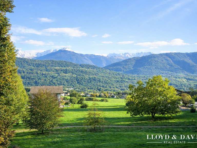 Maison Sainte-Hélène-du-Lac - 10 chambres - 539m²