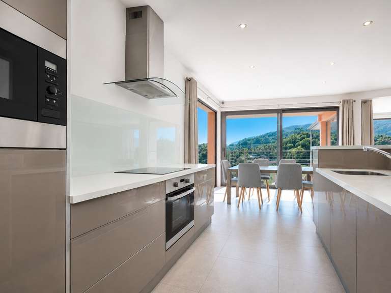 Maison Sainte-Lucie-de-Porto-Vecchio - 4 chambres - 283m²