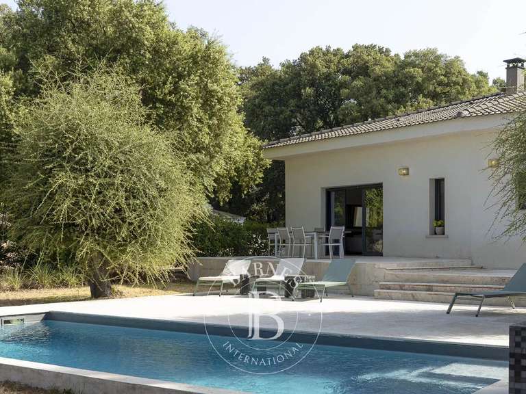Maison Sainte-Lucie-de-Porto-Vecchio - 4 chambres - 180m²