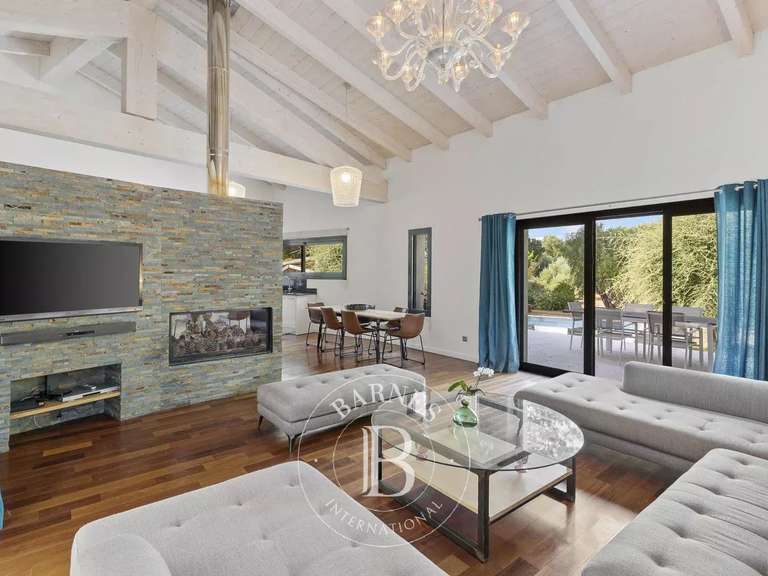 Maison Sainte-Lucie-de-Porto-Vecchio - 4 chambres - 180m²