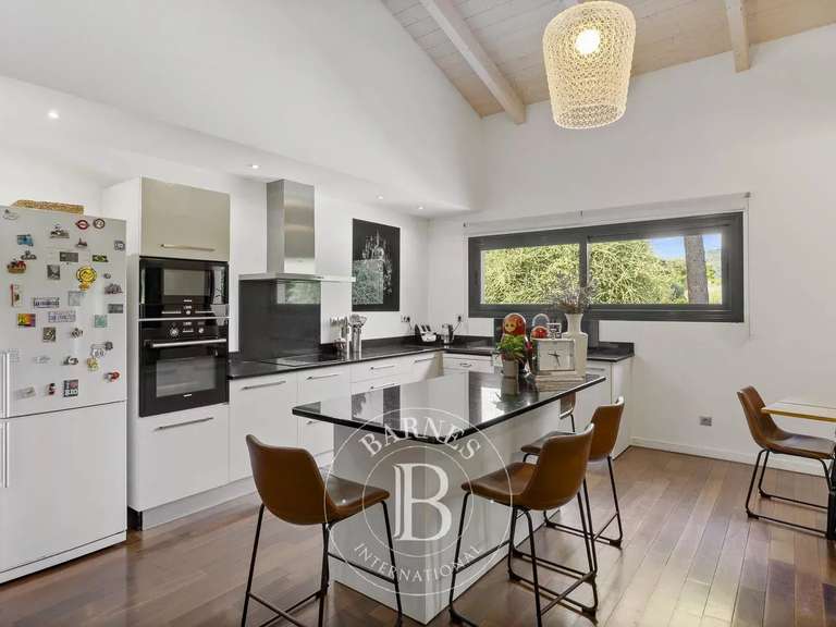 Maison Sainte-Lucie-de-Porto-Vecchio - 4 chambres - 180m²
