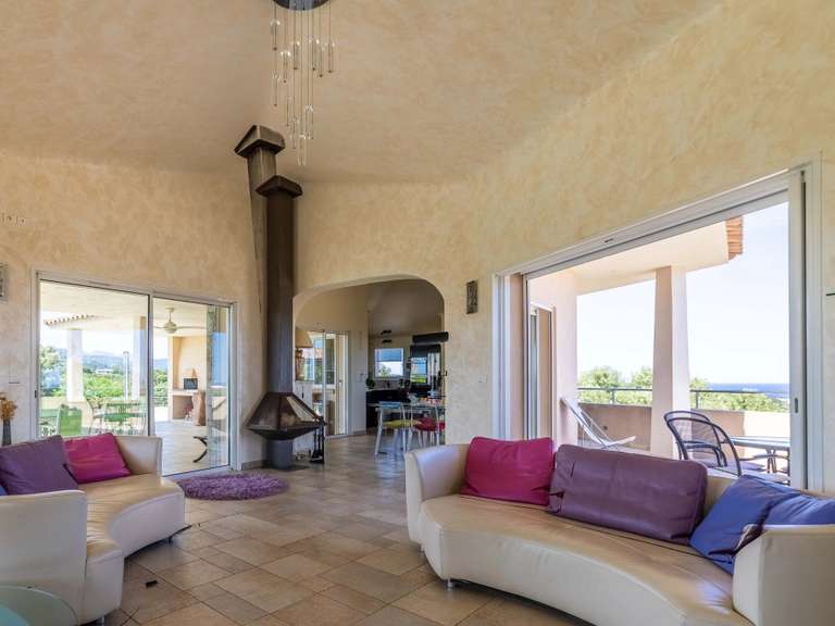 Maison Sainte-Lucie-de-Porto-Vecchio - 7 chambres - 234m²