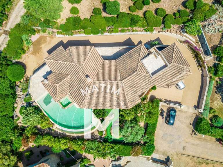 Maison Sainte-Lucie-de-Porto-Vecchio - 7 chambres - 234m²