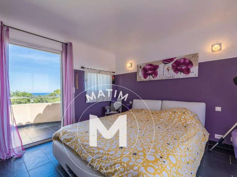 Maison Sainte-Lucie-de-Porto-Vecchio - 7 chambres - 234m²
