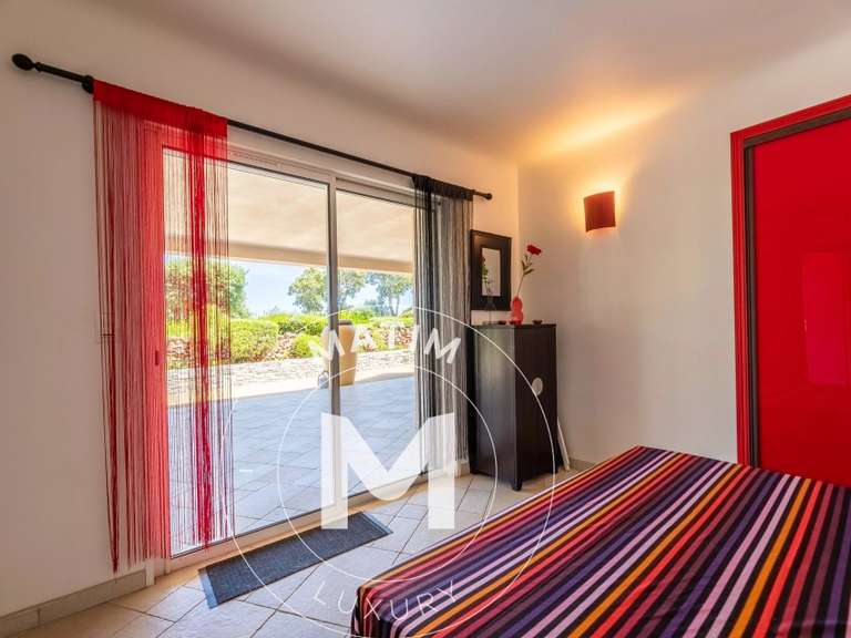 Maison Sainte-Lucie-de-Porto-Vecchio - 7 chambres - 234m²