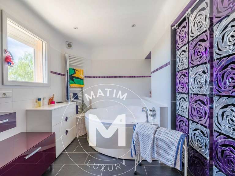 Maison Sainte-Lucie-de-Porto-Vecchio - 7 chambres - 234m²