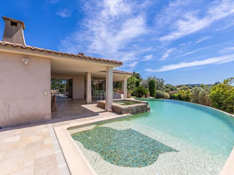 Maison Sainte-Lucie-de-Porto-Vecchio - 7 chambres - 234m²