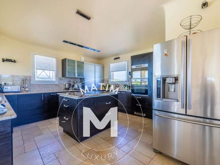 Maison Sainte-Lucie-de-Porto-Vecchio - 7 chambres - 234m²