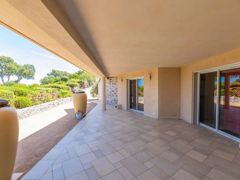Maison Sainte-Lucie-de-Porto-Vecchio - 7 chambres - 234m²