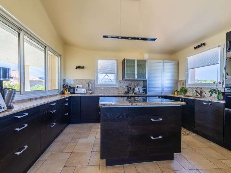 Maison Sainte-Lucie-de-Porto-Vecchio - 7 chambres - 234m²