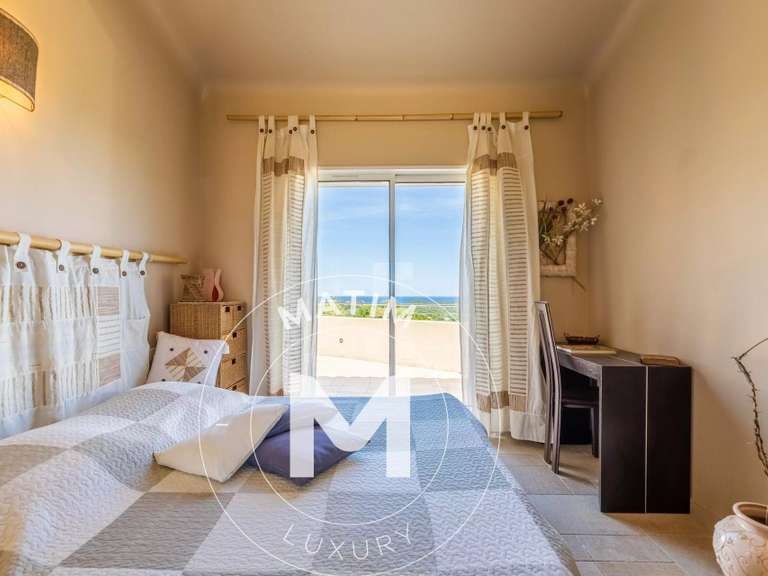 Maison Sainte-Lucie-de-Porto-Vecchio - 7 chambres - 234m²