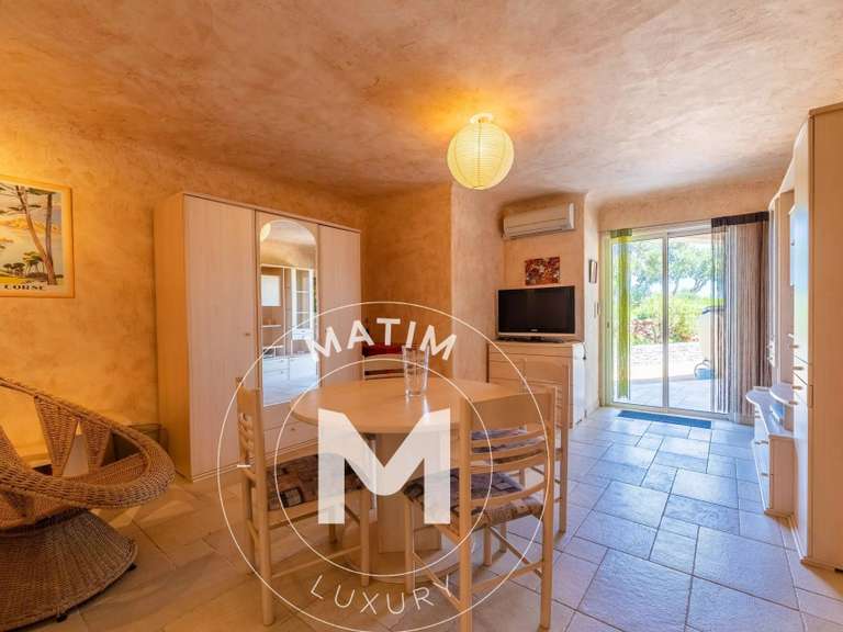 Maison Sainte-Lucie-de-Porto-Vecchio - 7 chambres - 234m²