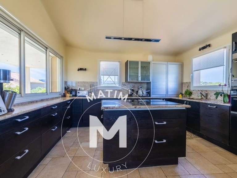 Maison Sainte-Lucie-de-Porto-Vecchio - 7 chambres - 234m²