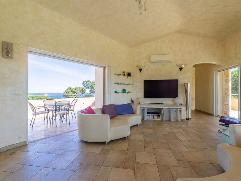 Maison Sainte-Lucie-de-Porto-Vecchio - 7 chambres - 234m²