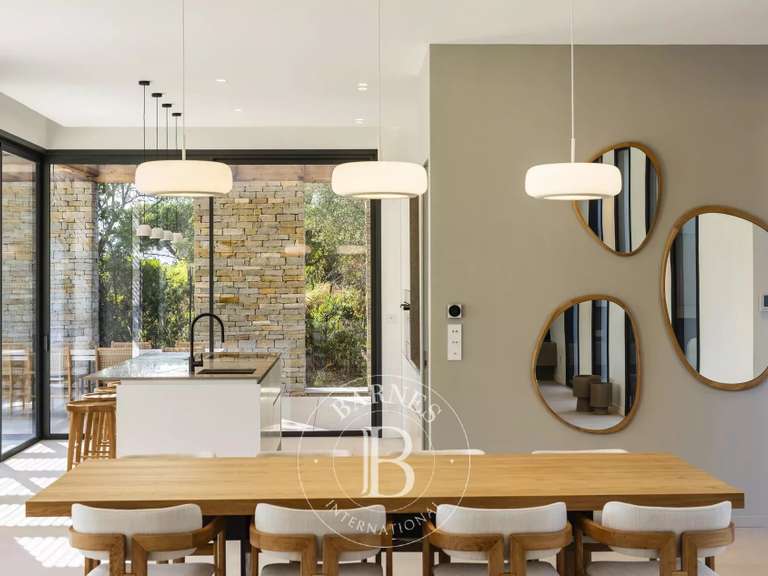 Villa Sainte-Lucie-de-Porto-Vecchio - 4 chambres - 223m²