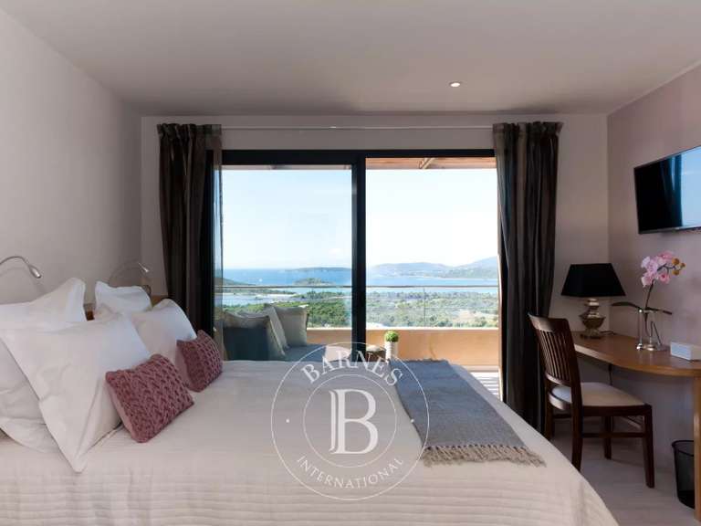 Villa avec Vue sur mer Sainte-Lucie-de-Porto-Vecchio - 5 chambres - 230m²