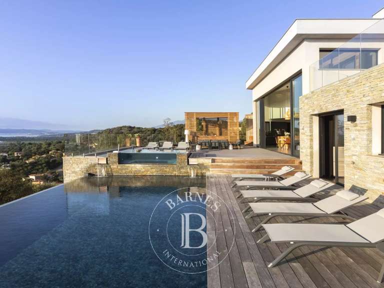 Villa with Sea view Sainte-Lucie-de-Porto-Vecchio - 7 bedrooms - 420m²