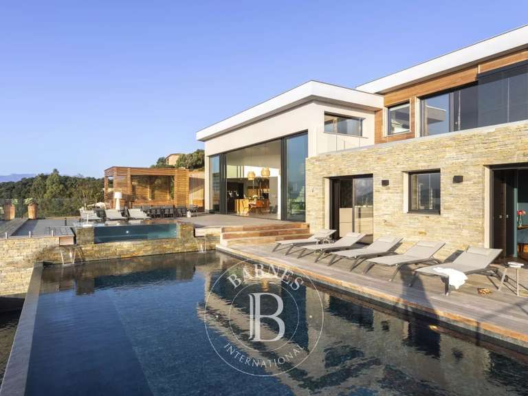 Villa with Sea view Sainte-Lucie-de-Porto-Vecchio - 7 bedrooms - 420m²