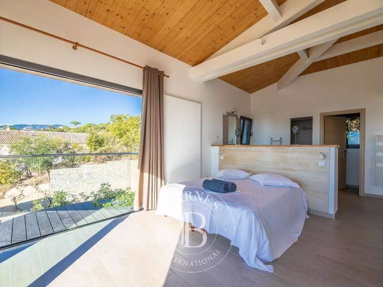 Villa avec Vue sur mer Sainte-Lucie-de-Porto-Vecchio - 5 chambres - 300m²