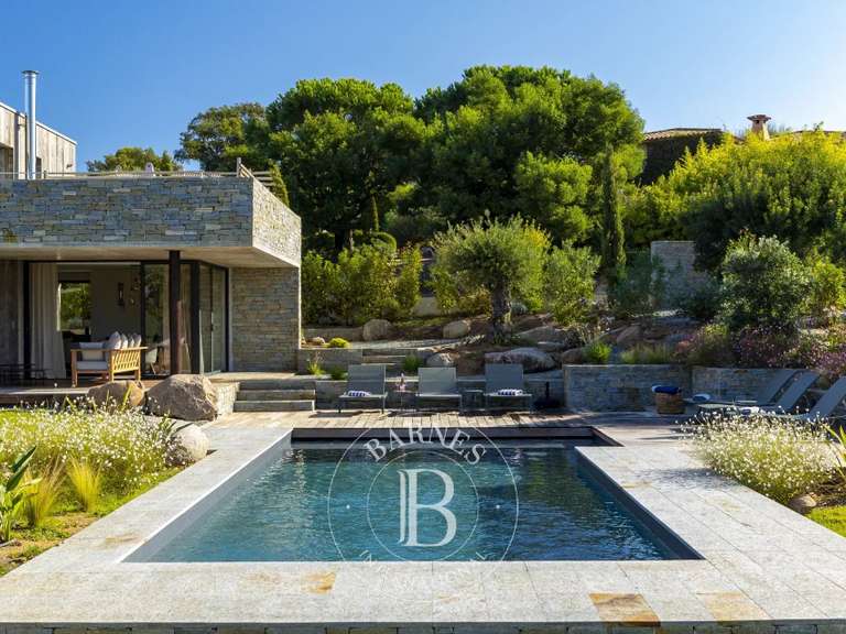 Villa Sainte-Lucie-de-Porto-Vecchio - 4 bedrooms - 190m²
