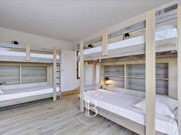Villa Sainte-Lucie-de-Porto-Vecchio - 4 bedrooms - 190m²