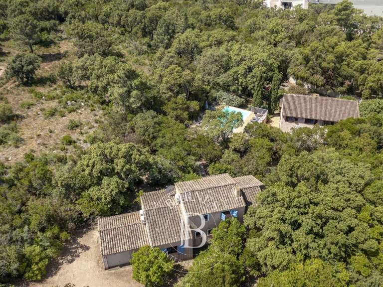 Villa Sainte-Lucie-de-Porto-Vecchio - 7 chambres - 250m²