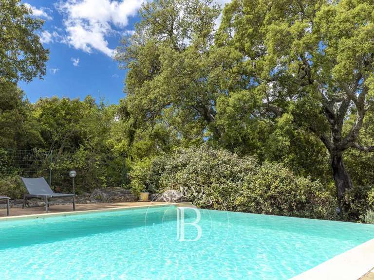 Villa Sainte-Lucie-de-Porto-Vecchio - 7 chambres - 250m²