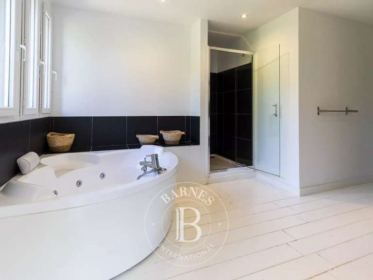 Villa Sainte-Lucie-de-Porto-Vecchio - 8 chambres - 394m²