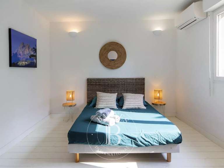 Villa Sainte-Lucie-de-Porto-Vecchio - 8 chambres - 394m²