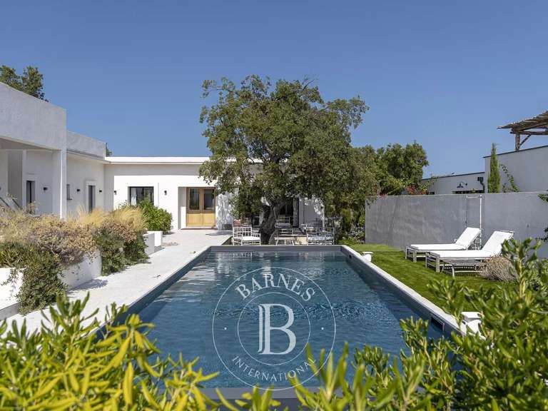 Villa Sainte-Lucie-de-Porto-Vecchio - 4 chambres - 200m²