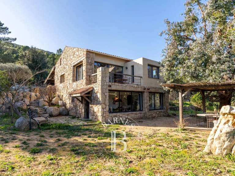 Villa Sainte-Lucie-de-Porto-Vecchio - 6 chambres - 180m²