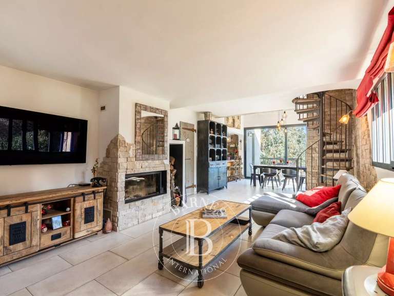 Villa Sainte-Lucie-de-Porto-Vecchio - 6 chambres - 180m²