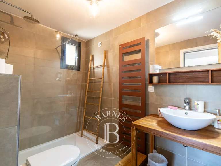 Villa Sainte-Lucie-de-Porto-Vecchio - 6 chambres - 180m²
