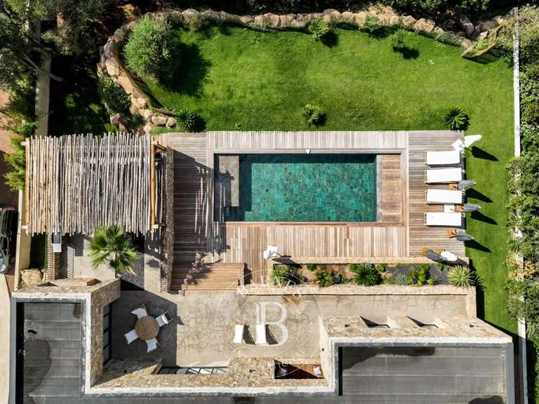 Villa Sainte-Lucie-de-Porto-Vecchio - 4 bedrooms - 196m²