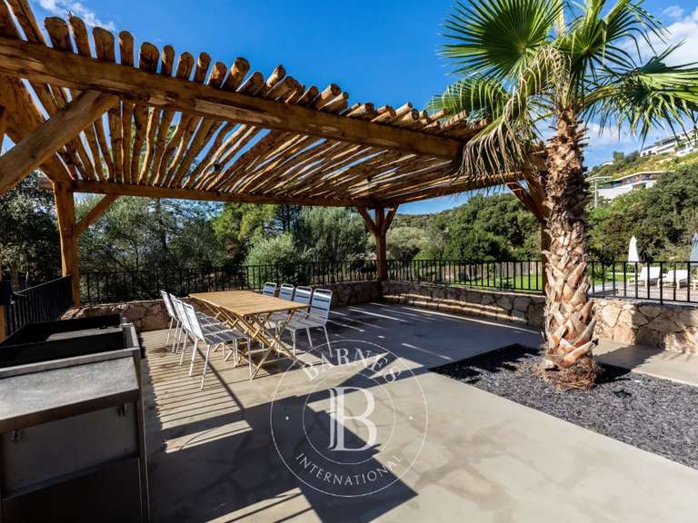 Villa Sainte-Lucie-de-Porto-Vecchio - 4 bedrooms - 196m²