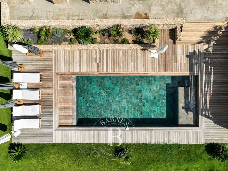 Villa Sainte-Lucie-de-Porto-Vecchio - 4 bedrooms - 196m²